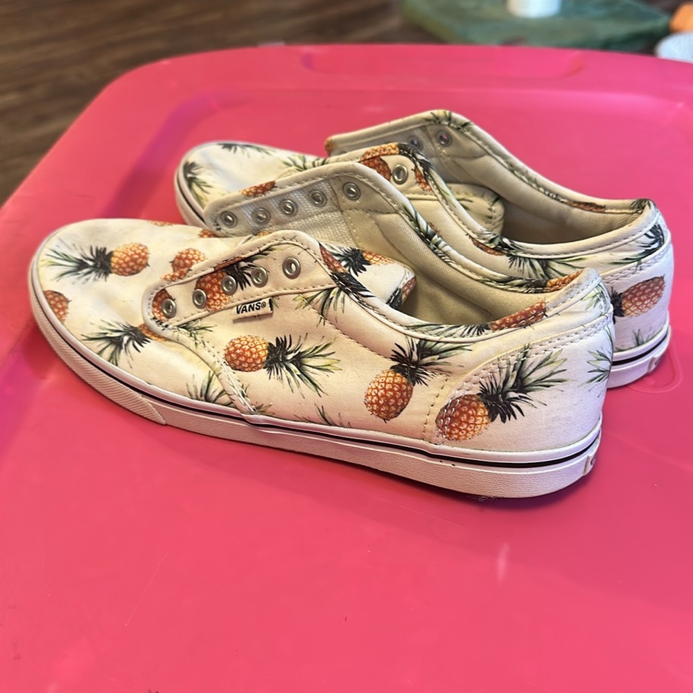 Vans - Picture 3 of 6